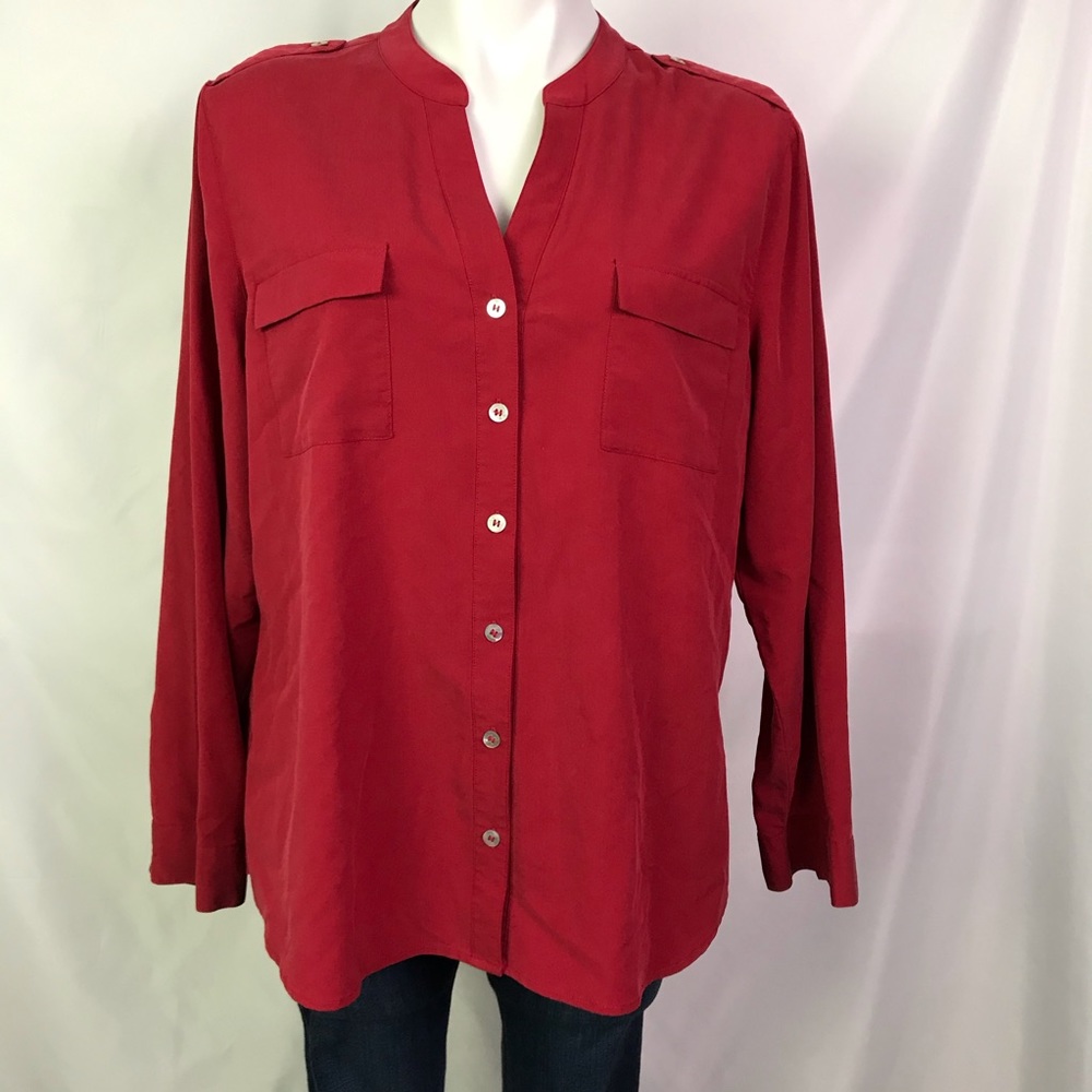 CHICO'S BUTTON UP LONG SLEEVE DOUBLE POCKET TOP